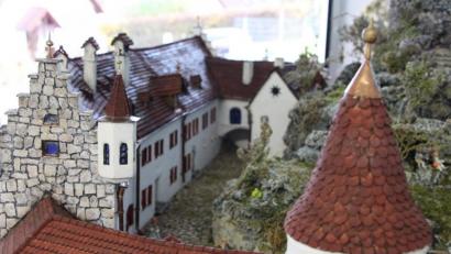 Bild: ds
Das ist nicht das Original, sondern das Modell von Konrad Gebert vom Innenhof des Schlosses Neidstein.