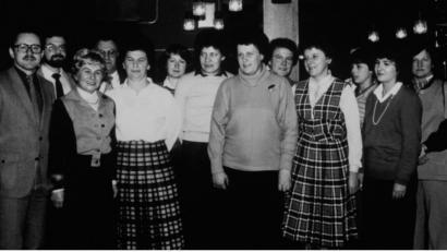 Bild: exb
Die damalige FU-Kreisvorsitzende Stefani Ulbrich (Dritte von links) und Vertreter des CSU-Ortsverbandes waren die Paten bei der Gründung der Grafenwöhrer Frauen-Union am 13. November 1980. Erste Vorsitzende wurde Hildegard Öttl (Sechste von rechts).