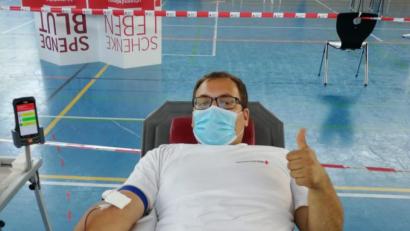 Bild: exb/BRK Bereitschaft Weiden
Ein kleiner Piks und ein wenig Zeit, damit kann jeder unter Umständen Leben retten. Zurzeit gibt es nur wenige Möglichkeiten, Blut zu spenden. Deshalb hofft das BRK auf rege Beteiligung im November im Landkreis Neustadt und in der Stadt Weiden.