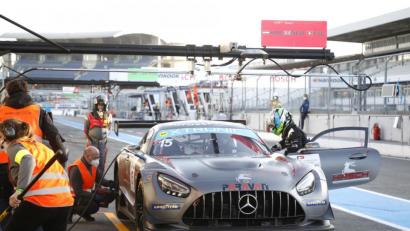 Bild: Schraml/exb
Boxenstopp mit Fahrerwechsel nach einer halben Stunde. Profirennfahrer Dominik Schraml übernimmt den Mercedes.