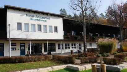 Bild: do
Bis in die 1980er Jahre Schullandheim, wurde das Hotel-Restaurant Rußweiher nach der Verpachtung an die Familie Rodler zu einem gastronomischen Sehnsuchtsort.