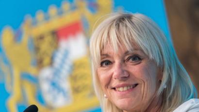 Bild: Peter Kneffel/dpa
Carolina Trautner (CSU), Staatsministerin für Familie, Arbeit, Soziales.