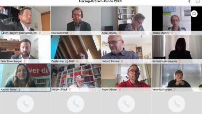 Bild: exb/Büro MdB Uli Grötsch
Die "Herzog-Grötsch-Runde" zur Situation der deutschen zivilen Beschäftigten bei den Nato- und US-Streitkräften.