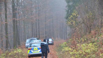 Bild: dob
Die Suche nach einem 30-Jährigen in einem Waldstück endet am Freitagnachmittag. Der Mann ist aufgefunden worden.