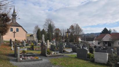 Bild: Schirmer
Die Kostenkalkulation für den Friedhof zwingt zur Korrektur der Gebühren, natürlich nach oben. Die Idee einer stufenweisen Erhöhung fand keine Unterstützung.
