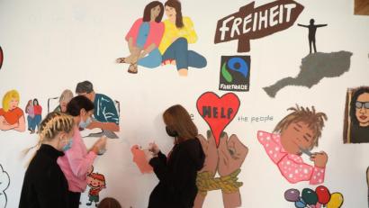 Bild: Wolfgang Steinbacher
Für die Schüler der Dreifaltigkeits-Mittelschule bedeuten Familie, Freunde, Haustiere und Sport Erlösung.
