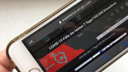 Bild: upl
Das Robert-Koch-Institut und das Landesamt für Gesundheit und Lebensmittelsicherheit melden einen sprunghaften Anstieg der Corona-Zahlen für Amberg und Amberg-Sulzbach.