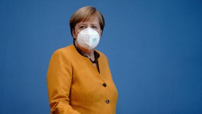Bild: Kay Nietfeld/dpa
Bundeskanzlerin Angela Merkel könnte zusammen mit den Ministerpräsidenten am Montag neue und schärfere Anti-Corona-Maßnahmen beschließen.