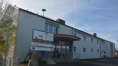 Bild: jr
Zwar wird es in der Grundschule Konnersreuth keine Luftreinigungsgeräte geben, dafür werden auf Wunsch der Schulleitung aber Messgeräte zum Anzeigen der Luftqualität beschafft.