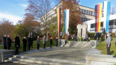 Bild: ubb
Diesmal im kleinen Rahmen, aber nicht weniger einfühlsam und würdevoll wurde an die Kriegsopfer erinnert.