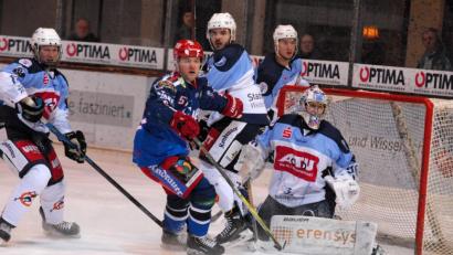Bild: gb
Am Sonntag um 18 Uhr treten die Blue Devils Weiden zum Derby bei den Selber Wölfen an (Szene aus der vergangenen Saison).
