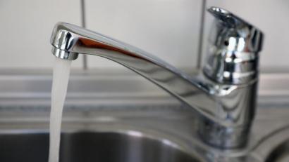 Symbolbild: Wolfgang Steinbacher
Das Trinkwasser aus der Leitung muss in den Gemeinden Mantel und Weiherhammer abgekocht werden.