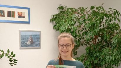 Bild: Michael Sontheim/exb
Elena Meier (Q12) zeigte am Johann-Andreas-Schmeller-Gymnasium Nabburg großes Engagement bei der Teilnahme an der ersten Runde zur Auswahl der deutschen Mannschaft für die 32. Internationale Biologie-Olympiade (IBO).