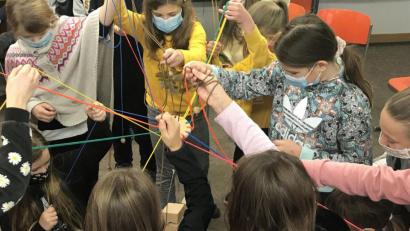 Bild: OStR Tobias Kober/exb
Aktion beim Kennenlerntag der 5. Jahrgangsstufe.