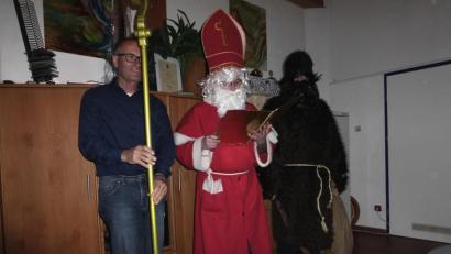 Repro: wro
Auf den gewohnten Nikolausbesuch zu Hause müssen die Familien heuer verzichten. Rechtzeitig, um die Tradition fortzuführen, hat sich der Opel-Club aber eine Alternativlösung einfallen lassen.