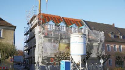 Bild: njn
Über das Städtebauförderungsprogramm wird auch das Linkel-Anwese an der Ecke Asylstraße/Kaiserberg saniert und umgebaut. Hier soll die ambulante Tagespflege nach Fertigstellung einziehen. Für 2021 sind noch Restkosten in Höhe von rund 335 000 Euro vorgesehen.