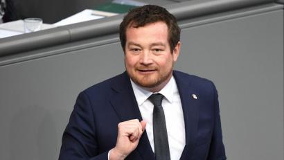 Archivbild: Britta Pedersen
Uli Grötsch bei einer Bundestagsdebatte.