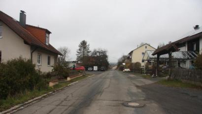 Bild: wro
Ein vordringliches Ziel ist die Sanierung der Durchgangsstraße mitten in Triebendorf.