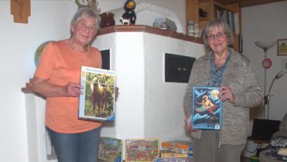 Bild: Stadt Marktredwitz/exb
Ulla Winter (links im Bild) und Renate Tafelmeyer (rechts) freuen sich auf die Puzzle-Börse.