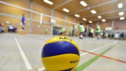 Bild: Hubert Ziegler
Die Bälle der Volleyballer bleiben in den nächsten vier Wochen liegen.