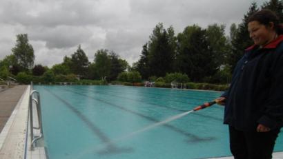 Archivbild: Gerhard Götz
Die ungewöhnliche Freibad-Saison endete in Perschen am 15. September. Nun war es an der Zeit,. eine erste Bilanz zu ziehen.