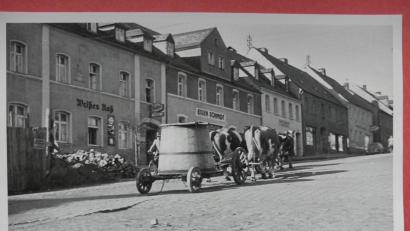 Bild: rn
Marienplatz 1957: Die Pflasterung hatte noch Vorkriegsqualität