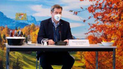 Bild: Sven Hoppe/dpa
Ministerpräsident Markus Söder (CSU) vor Beginn der Kabinettssitzung im Videoraum in der Staatskanzlei.