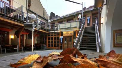 Bild: Petra Hartl
Kein Lieferservice und auch kein Abholdienst: Gerhard Schmidkonz vom Schloderer-Bräu (Bild) hat sich entschieden, im November komplett zu schließen.