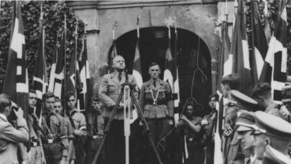 Bild: Stadtarchiv Sulzbach-Rosenberg
Offizieller Festakt anlässlich der Vereinigung von Sulzbach und Rosenberg am 26. August 1934. Der bayerische Innenminister Adolf Wagner (links) hielt die Festansprache. Neben ihm steht Paul Arendt.