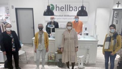 Bild: Klinikum/Kölbl/exb
Die Spitze des Fördervereins(von links): Schriftführerin Christl Luber, Vorsitzende Brigitta Schöner, Prof. Anton Scharl, Direktor der Frauenkliniken Amberg-Tirschenreuth-Weiden als medizinischer Beirat, stellvertretende Vorsitzende Susanne Hahn, Revisor Michael Bader und Kassiererin Tonia Auer.