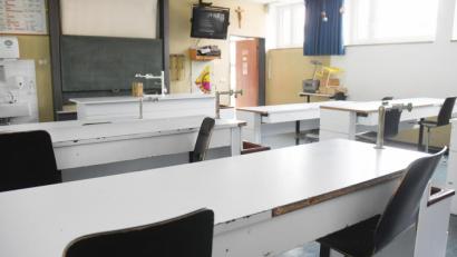 Bild: Gabi Schönberger
Der PCB-Raum der Mittelschule erinnert eher an die Zeit von Otto Hahn, denn an moderne Physik- oder Chemielabore. Nach dem Willen des Stadtrats soll sich das bald ändern.