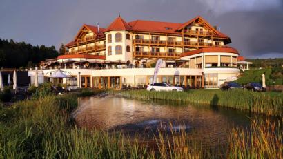 Archivbild:  Götz
Das Hotel Birkenhof ist coronabedingt derzeit geschlossen. Bei Wartungsarbeiten gab es am Mittwoch Aufregung wegen Chlorgas, das für die Desinfektion des Poolwassers benutzt wird.