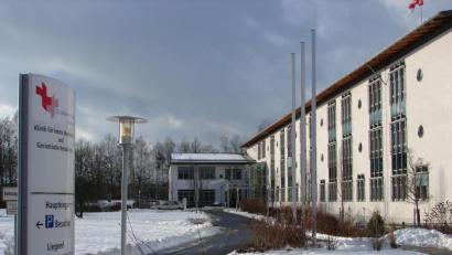 Archivbild: Uli Piehler
Die jüngsten Coronafälle in der St.-Johannes-Klinik in Auerbach haben dazu geführt, dass dort jetzt keine Besuche von Patienten mehr möglich sind.