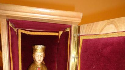 Bild: amö
Das "Frauentragen im Advent" ist ein alter christlicher Brauch. Im Transportkästchen wird die Muttergottes von Haus zu Haus gebracht.