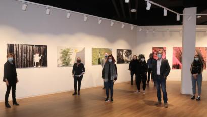 Bild: uz
Der Kurs Gestalten an der FOS/BOS zeichnet für die Fotoausstellung im NOC zuständig.