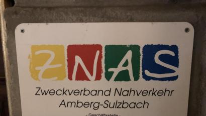 Bild: eik
Die Gemeinde Ensdorf hat die Bushaltestelle am Kindergarten barrierefrei ausgebaut. Dafür bekommt sie einen Zuschuss vom Zweckverband Nahverkehr.