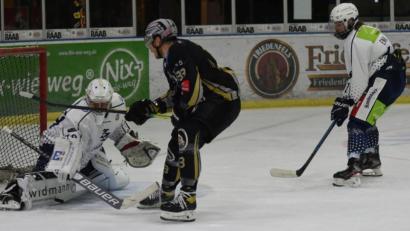 Bild: gb
Devils-Goalie Philip Lehr (links) in Aktion.