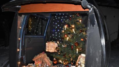 Bild: rgr
Eine Krippe im Auto.