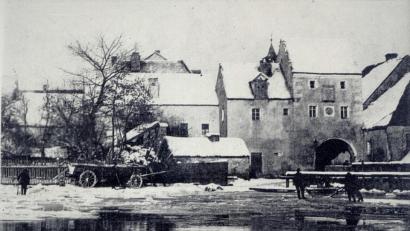 Bild: Kultur- und Militärmuseum Grafenwöhr
Eisgewinnung aus dem Stadtweiher im Jahr 1908.