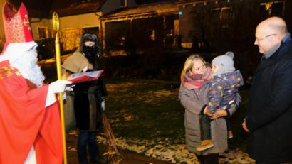 Bild: do
Der Zauber der Nikolaus-Hausbesuche war auch trotz Corona-Einschränkungen nicht gebrochen.