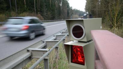 Archivbild: Petra Hartl
Die Verkehrspolizeiinspektion Weiden ertappte jede Menge Autofahrer, die zu schnell unterwegs waren.