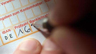 Bild: Marijan Murat/dpa
In Amberg sollte schon wieder ein Verein mittels eines Überweisungsträgers um Geld betrogen werden.