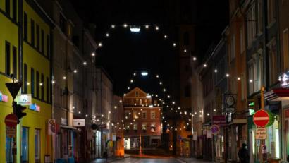 Bild: Nicolas Armer
In Bayern gelten nochmals strengere Corona-Regeln wie etwa Ausgangssperren in Hotspots.