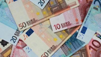 Bild: Jens Wolf/dpa
Rund 11,6 Millionen Euro neue Schulden beinhaltet der Haushalt 2021 für die Stadt Amberg. CSU und ÖDP wollen um mehr als 2,2 Millionen Euro unter diesem Ansatz bleiben.