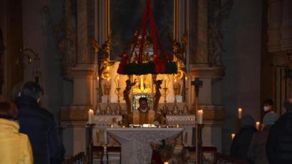 Bild: dob
Dekan Alexander Hösl ging im Patroziniumsgottesdienst auf die Auserwählung Mariens als Mutter Gottes ein.
