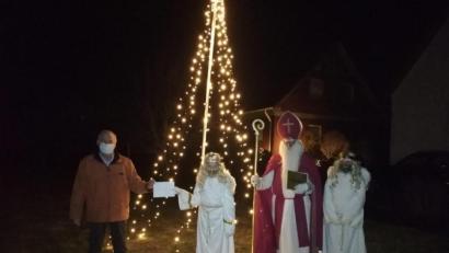 Bild: Paulus Kellner
Herbert Putzer (links) freut sich über die Spende