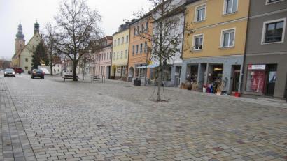 Bild: fg
Die neuen Parkplätze in der Innenstadt sollen vor der Häuserzeile Richtung Stadtbrunnen markiert werden.