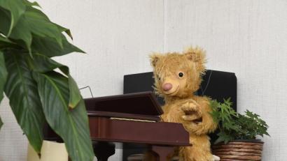 Bild: Petra Hartl
Die Schauspieler sind schon aus ihrem Domizil im Dachboden ausgezogen und wohnen jetzt direkt bei Liesel und Bernhard Betz. „Willst du Mozart hören? Oder doch lieber Beethoven?“ Bärenike könnte sofort wieder loslegen.