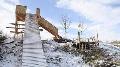 Bild: Petra Hartl
Die neue Rampe im Dirtpark Amberg ist als Starthilfe für Mountainbiker gedacht. Sie ist sieben Meter lang.