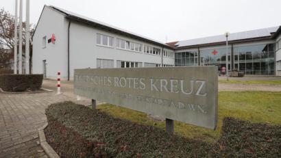 Archivbild: Wolfgang Steinbacher
Im BRK-Gebäude in der Ulrich-Schönberger-Straße entsteht das Corona-Impfzentrum. Am Montag wurden die Räume dafür eingerichtet.